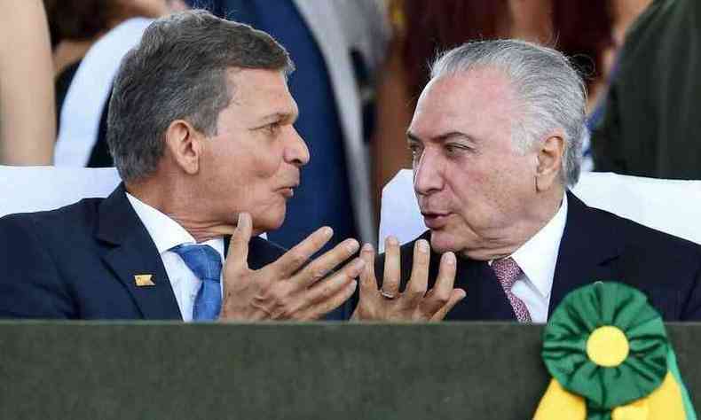 O ministro da Defesa, general Silva e Luna, com o presidente Michel Temer: expectativa  de normalidade (foto: AFP / Evaristo S)