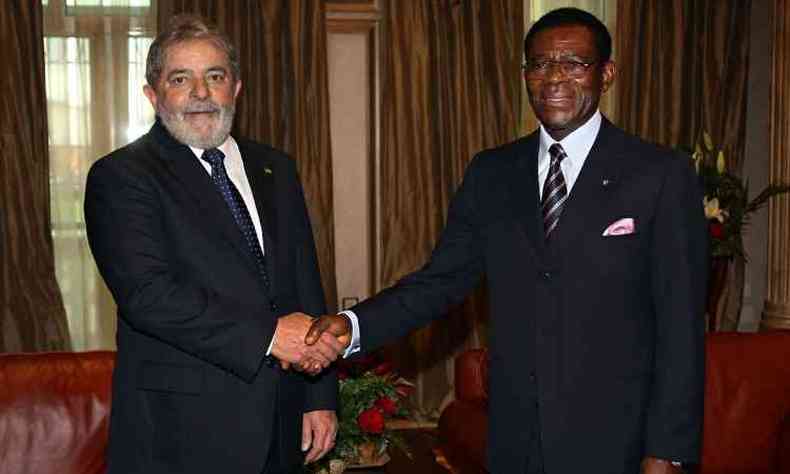 Lula e Obiang Nguema Mbasogo em foto tirada em julho de 2010(foto: AFP PHOTO/Ricardo Stuckert/Presidencia)