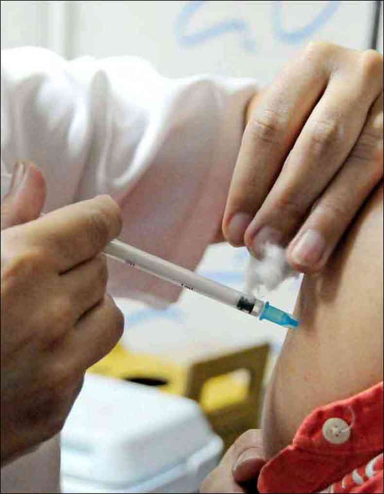 Quando liberada, vacina poder ser aplicada em pessoas de 10 a 25 anos, para prevenir a doena meningoccica(foto: Paulo Filgueiras/EM/D.A Press %u2013 13/6/18 )