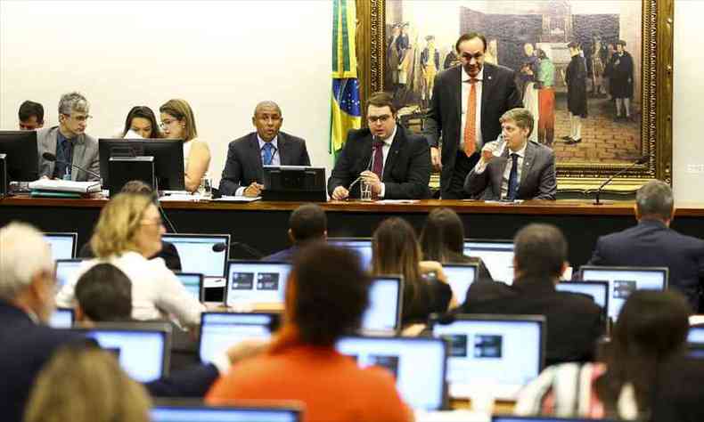 A fase de discusso foi acelerada porque os governistas abriram mo de seus discursos(foto: Marcelo Camargo/Agncia Brasil )