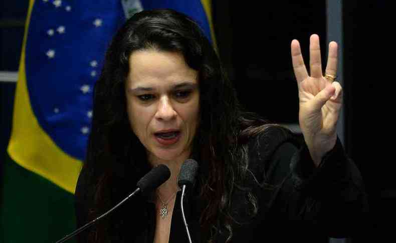 A advogada Janana Paschoal, um dos nomes cotados como vice na chapa do presidencivel Jair Bolsonaro (PSL)(foto: ANDRESSA ANHOLETE)