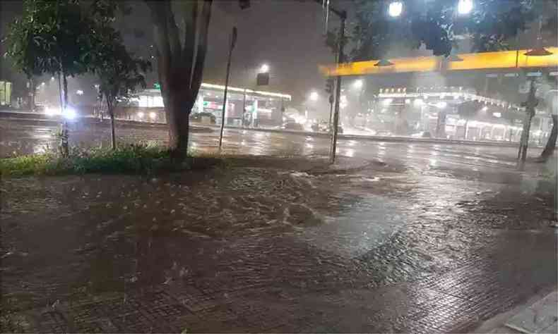 Chuva forte em Belo Horizonte