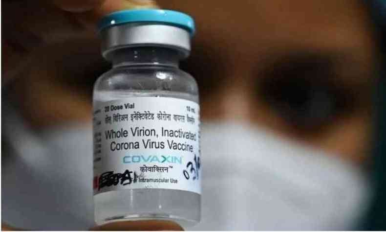 Vacina mostrou segurana e ser testada em quatro estados brasileiros: So Paulo, Rio de Janeiro, Bahia e Mato Grosso(foto: DIBYANGSHU SARKAR/AFP)