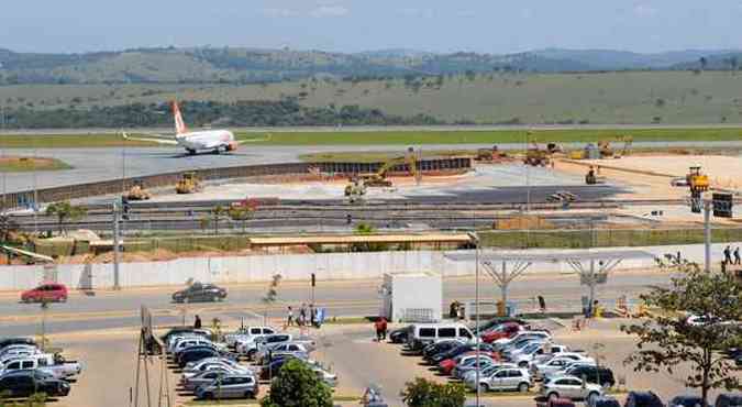 Obras da pista e do ptio foram desmembradas. Ptio ser entregue em maio e a pista, no segundo semestre(foto: Fotos: Gladyston Rodrigues/EM/D.A Press - 7/4/14)