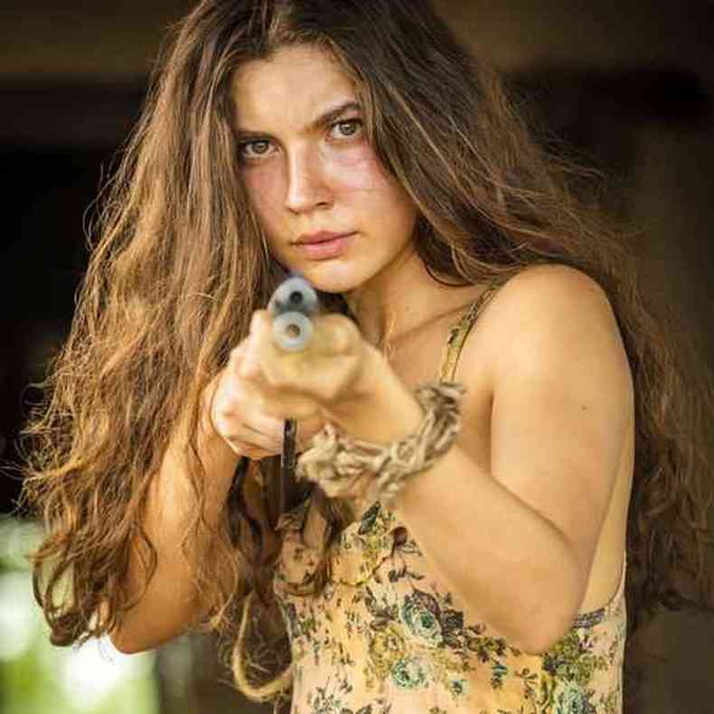 A atriz Alanis Guillen em cena de Pantanal