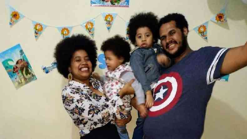 Luciana Viegas com o marido e filhos: para proteger a sade o menino, que tem asma severa, famlia segue em isolamento rgido(foto: Arquivo pessoal)
