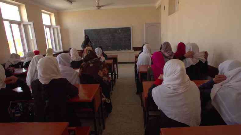 Alguns temem que as meninas no tenham acesso  educao se o Taleban assumir o poder novamente(foto: BBC)