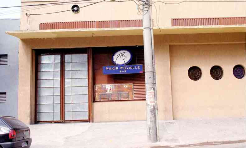 Fachada do bar Paco Pigalle na Rua Ouro Preto, em 2002