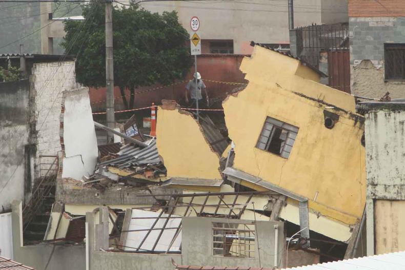 Casa desmorona