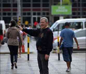 Jean Nicolas, gerente de loja na Rua Curitiba, se lembra do prdio e seu relgio(foto: LEANDRO COURI/EM/D.A PRESS)