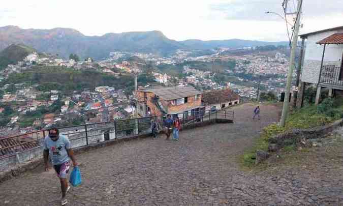 Cercamento do Morro da Queimada est sendo pedido h cinco anos(foto: Tlio Santos/EM/D.A Press)