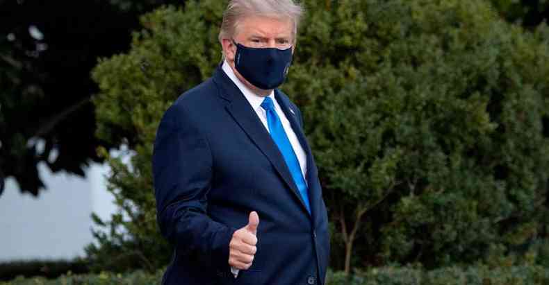 O presidente dos Estados Unidos, Donald Trump, est internado para tratar da infeco pela COVID-19(foto: Saul Loeb/AFP)