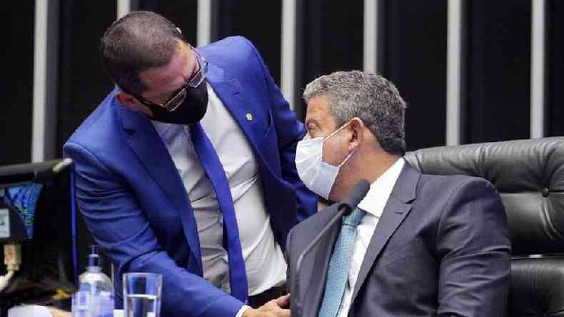 Ramos conversa com Arthur Lira; presidente da Cmara tem bloqueado pedidos de impeachment(foto: Agncia Cmara)