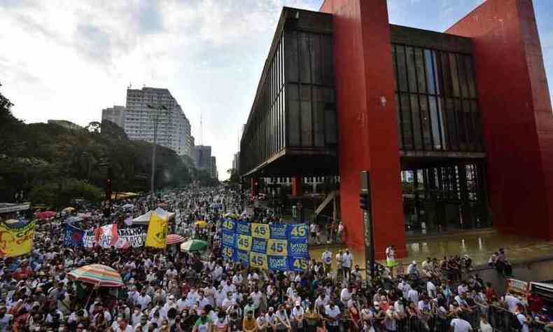 Manifestao na Av. Paulista, em So Paulo, nesse domingo (12/9)