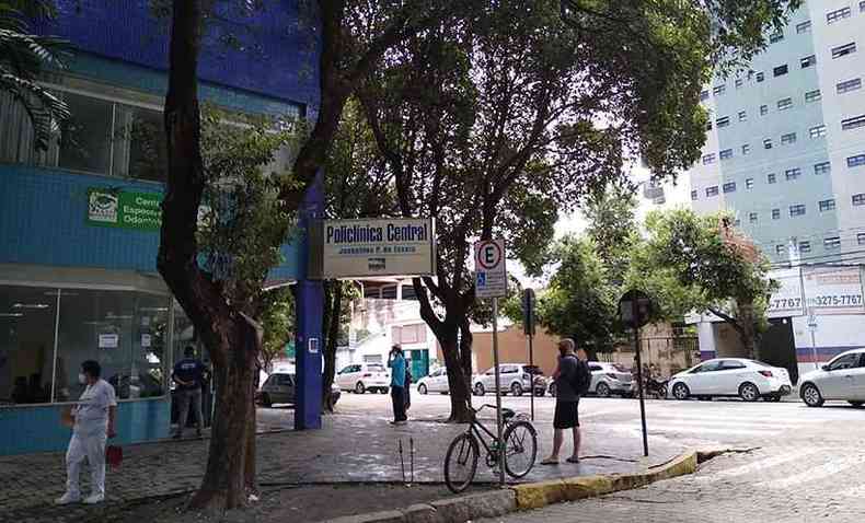 A Policlnica Central, localizada no centro de Governador Valadares, ter vacinao das 8h s 16h(foto: Tim Filho/Esp. EM)