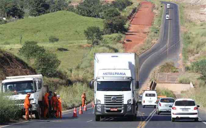 Trecho de estrada no Tringulo Mineiro(foto: Cleiton Borges/Correio de Uberlandia )