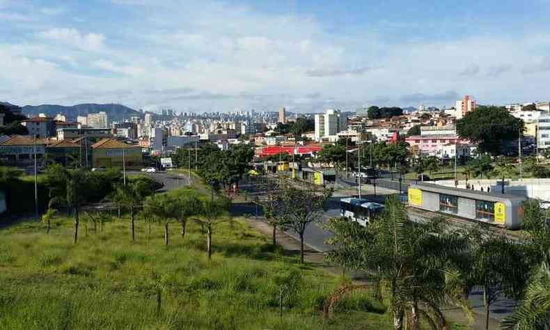 Belo Horizonte tem cu claro nesta segunda-feira (05/4)(foto: Edesio Ferreira/EM D.A Press)