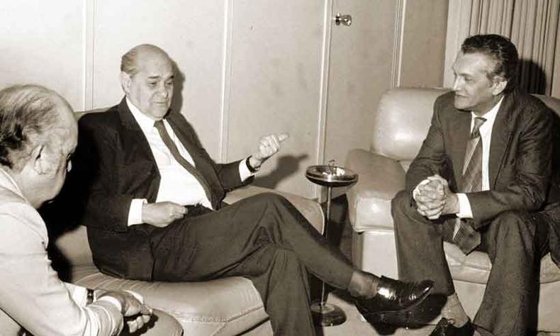 Como cérebro do Planejamento, no governo JK, em encontro com o então presidente dos EUA John Kennedy e com Tancredo Neves (abaixo), do qual seria ministro da Cultura(foto: Arquivo EM/D.A Press %u2013 20/7/1983) Como cérebro do Planejamento, no governo JK, em encontro com o então presidente dos EUA John Kennedy e com Tancredo Neves (abaixo), do qual seria ministro da Cultura(foto: Arquivo EM/D.A Press %u2013 20/7/1983)