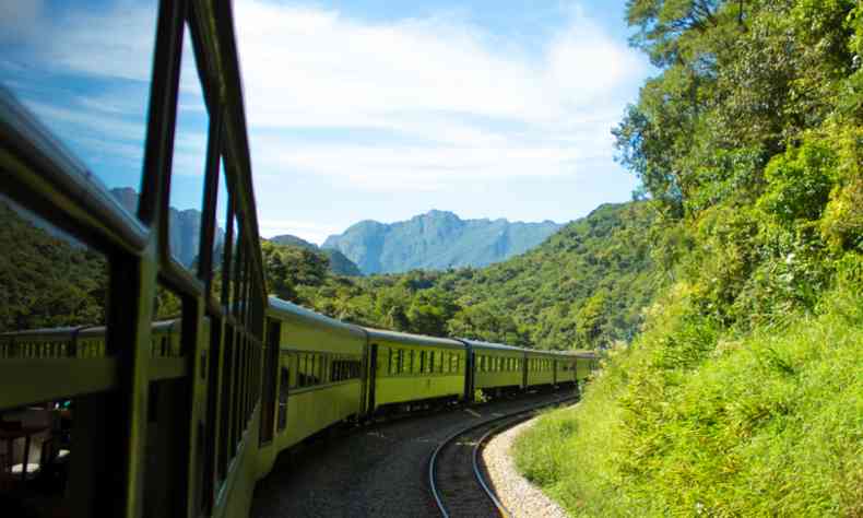 Trem que faz passeio entre Curitiba e Morretes