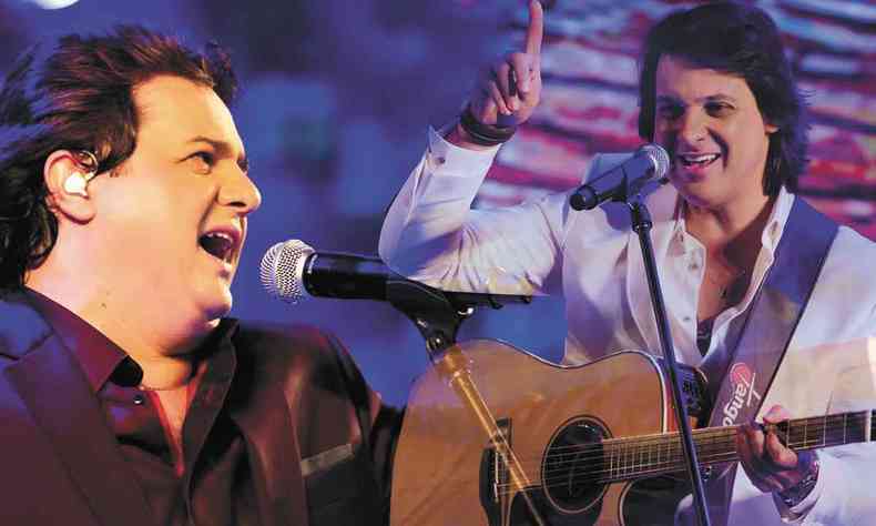 Sertanejos Don e Juan cantam em foto de divulgação do disco Nos bares da vida 