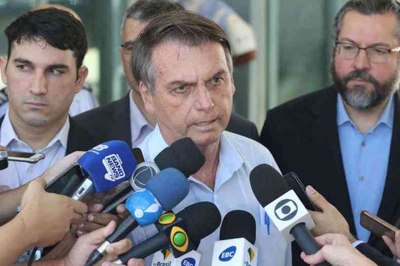O presidente Jair Bolsonaro fala  imprensa sobre a crise na Venezuela(foto: Valter Campanato/Agncia Brasil)