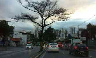 Manh de cu nublado em Belo Horizonte. Pode chover  tarde(foto: Edsio Ferreira/EM/DA Press)