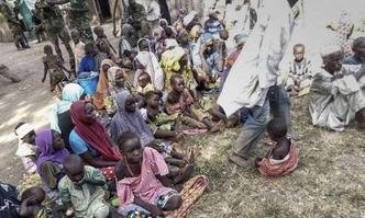 For�as de seguran�a socorreram 338 pessoas que os terroristas mantinham em cativeiro(foto: Nigerian Army / AFP)