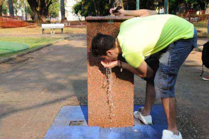 Moradores devem hidratar e evitar exerccios durante a tarde(foto: Cristina Horta/EM/D.A Press)