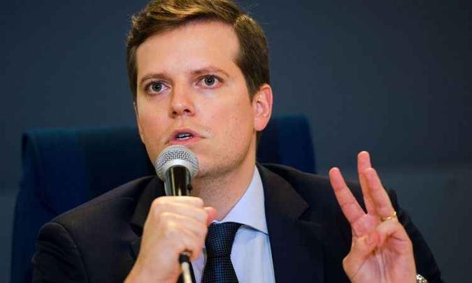 O superintendente-geral do Cade, Eduardo Frade, explicou que apenas a primeira empresa a fazer uma denúncia pode firmar acordo de leniência (foto: Marcelo Camargo/Agência Brasil) O superintendente-geral do Cade, Eduardo Frade, explicou que apenas a primeira empresa a fazer uma denúncia pode firmar acordo de leniência (foto: Marcelo Camargo/Agência Brasil)