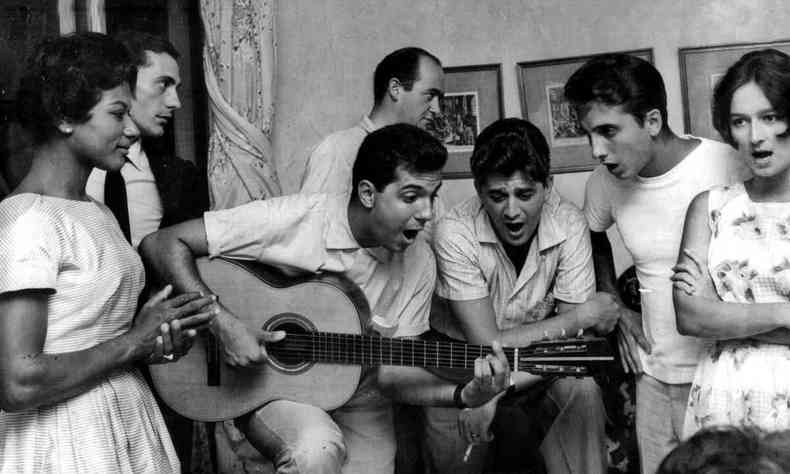 Alade Costa, nos anos 1960, com Oscar Castro Neves, Luiz Ea, Roberto Menescal e Olivia Hime