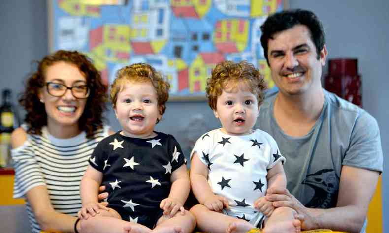 Paula Meirele e Daniel Ottoni, com Thiago e Nicholas