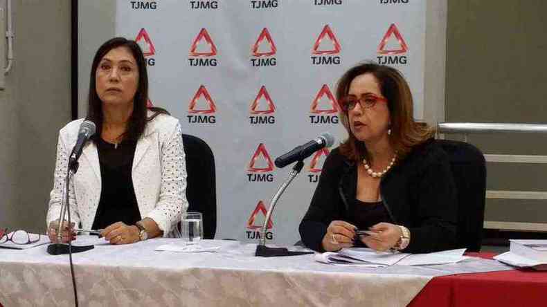 A desembargadora Valeria Rodrigues e a juíza Riza Aparecida Nery apresentaram relatório anual sobre atos infracionais (foto: Paulo Filgueiras/EM/DA Press)