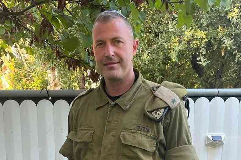 Major Rafael de uniforme