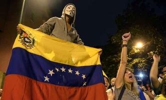 Venezuelanos que apoiam a oposição celebram a vitória(foto: FEDERICO PARRA/AFP) Venezuelanos que apoiam a oposição celebram a vitória(foto: FEDERICO PARRA/AFP)