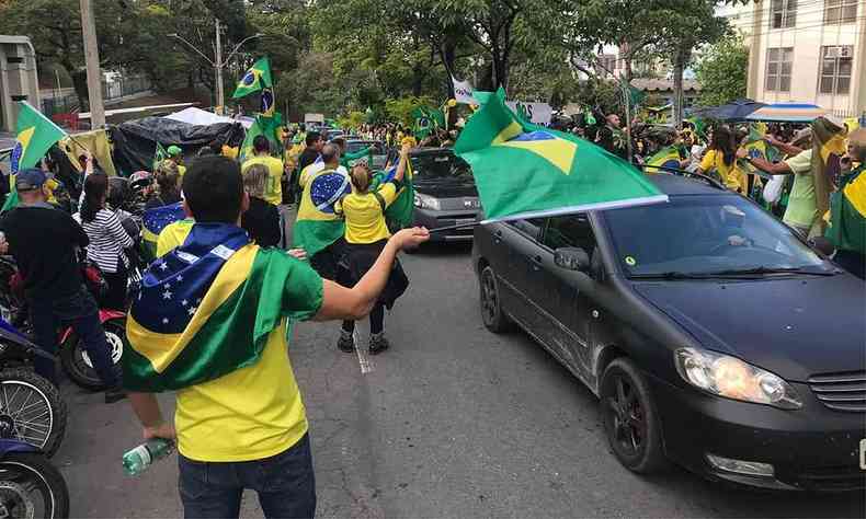 Manifestantes bolsonaristas em BH