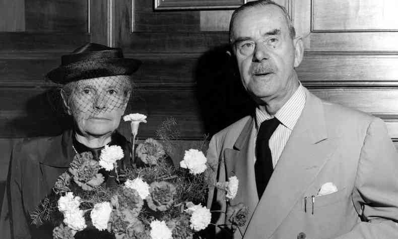 Thomas Mann com a mulher, Katia, em visita a Frankfurt, na Alemanha