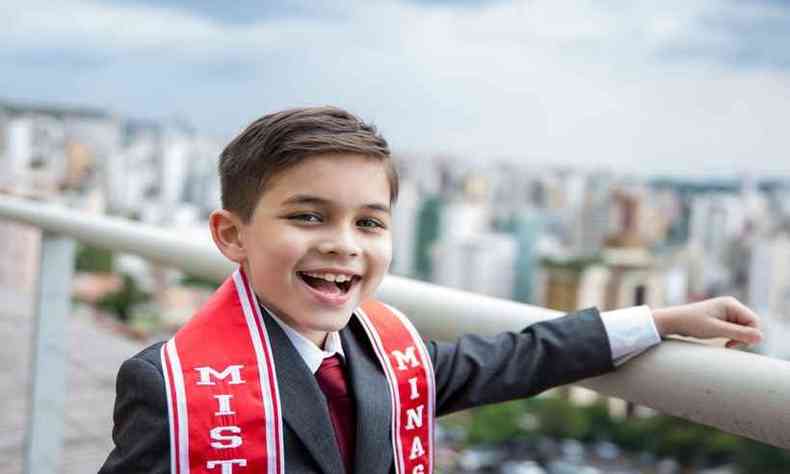 Enzo Silveira Carvalho vai representar Minas Gerais no concurso Miss e Mister Infantil Brasil, em julho