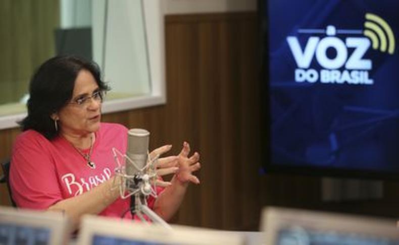 Damares Alves, ex-ministra da Ministra da Mulher, da Família e dos Direitos Humanos (foto: Valter Campanato/Agência Brasil) Damares Alves na Voz do Brasil
