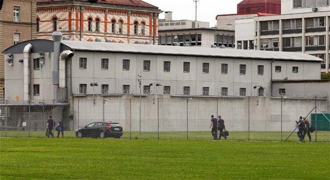 Pris�o onde acusado de vazar documentos sobre o estado de sa�de de Michael Schumacher foi encontrado morto em Zurique(foto: REUTERS/Arnd Wiegmann )