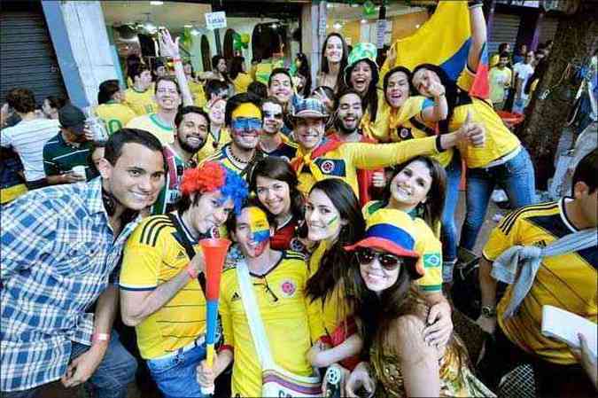 Os colombianos foram os primeiros a espalhar alegria pela cidade, embalados pela boa campanha da sua seleo na Copa. Em poucos dias, BH foi tomada por turistas de 75 nacionalidades (foto: Gladyston Rodrigues/EM/D.A Press)