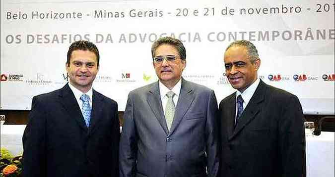 Os advogados Fabrcio Almeida Filho, Marcelo Leonardo e Raimundo Cndido Jnior, durante o encontro em BH(foto: Jair Amaral/EM/D.A.Press)