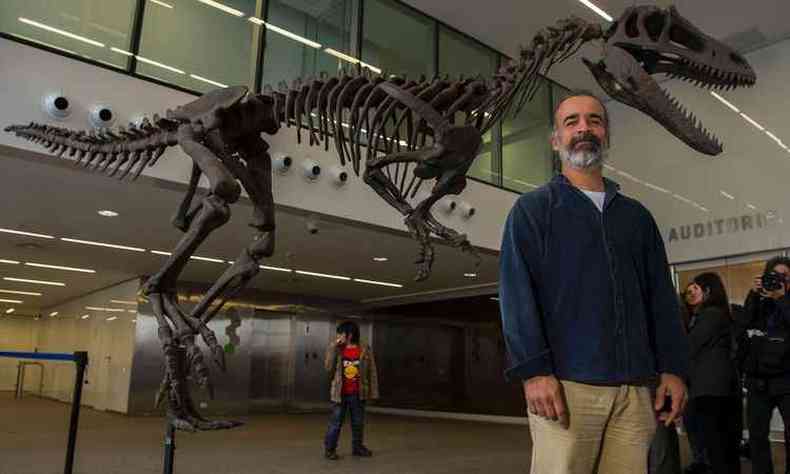 Descoberto novo dinossauro na Argentina. Na foto, o paleontólogo argentino Sebastián Apesteguia(foto: AFP / EITAN ABRAMOVICH)