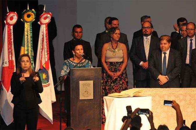 Cientista social, �urea Carolina quer maior acesso da popula��o � C�mara(foto: Jair Amaral/EM/D.A Press)