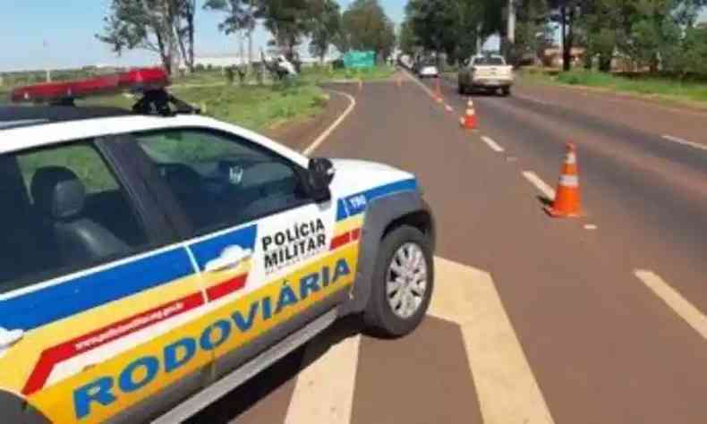 Suspeitos foram presos em flagrante pela Polcia Militar Rodoviria