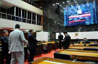 Plenrio da Assembleia vai apreciar a proposta que prev dar auxlio financeiro a quem deixar ocupaes(foto: Clarissa Barante/ALMG)