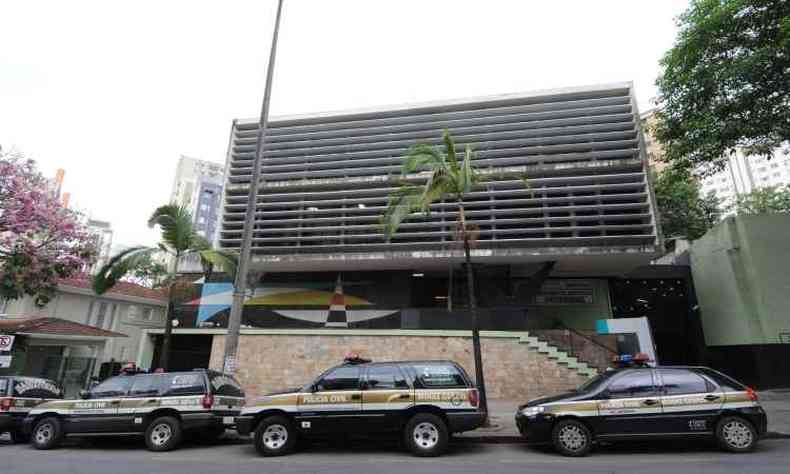 Delegacia de polcia e centro do sistema prisional funcionam atualmente no prdio, que ser transformado em um centro de memria(foto: Gladyston Rodrigues/EM/D.A Press)