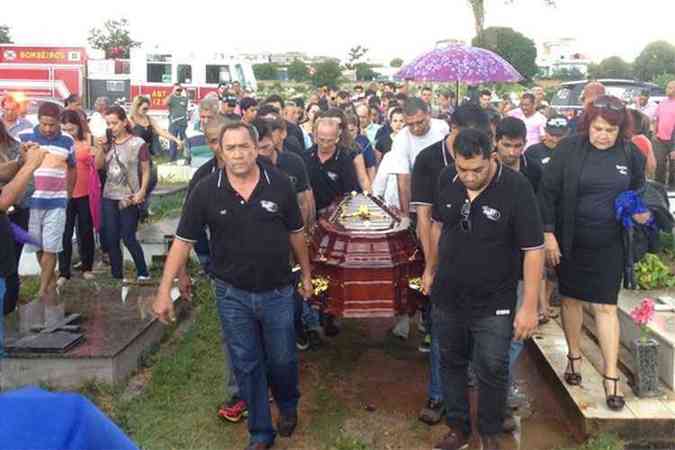 Cantor foi enterrado em Taguatinga(foto: Correio Braziliense/divulgao )