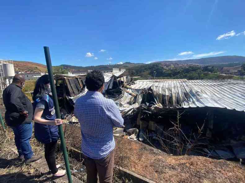 Depois do incndio, o prefeito Marco Antnio Lage foi ao local avaliar os estragos(foto: Prefeitura de Itabira/Divulgao)