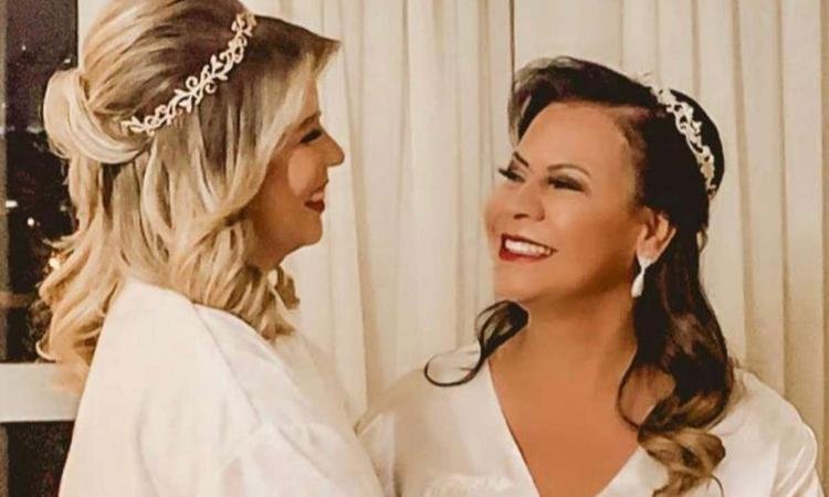 Marilia Mendon�a e m�e Ruth dias