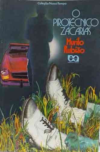 Ilustrao do livro O pirotcnico Zacarias mostra ps calados com sapato bicolor, na grama, tendo ao fundo a silhueta de um homem se dirigindo a um carro vermelho